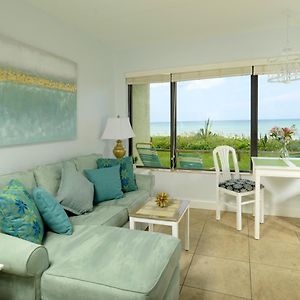 1 Queen Bed 1st Floor Ocean Front Patio